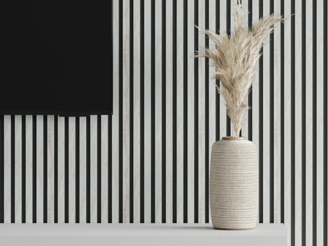 pilkos lamelės kambaryje